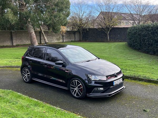 Volkswagen Polo Hatchback, Petrol, 2015, Black