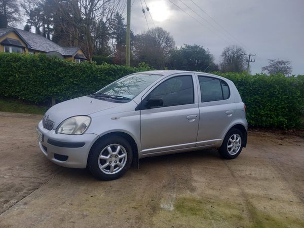 Toyota Yaris Saloon, Petrol, 2004, Silver