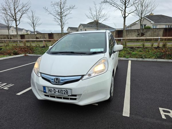 Honda Fit Hatchback, Petrol Hybrid, 2014, White