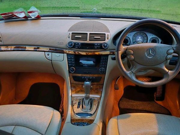 Mercedes-Benz E-Class Saloon, Diesel, 2009, Black