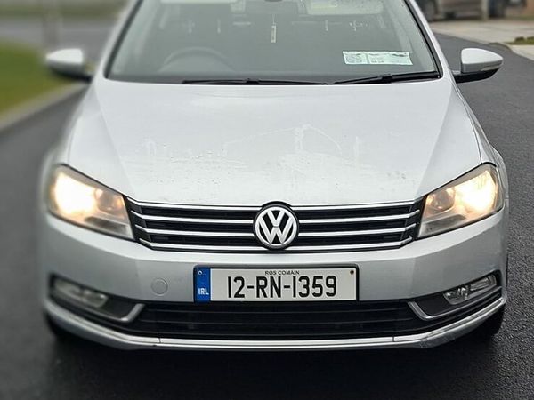 Volkswagen Passat Saloon, Diesel, 2012, Silver