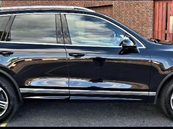 Volkswagen Touareg SUV, Diesel, 2016, Black