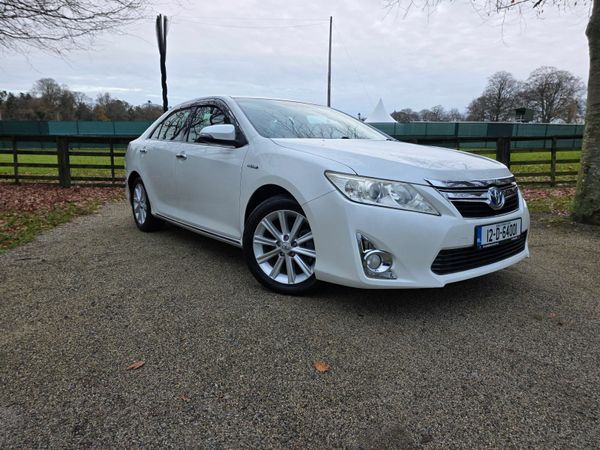 Toyota Camry Saloon, Petrol Hybrid, 2012, White