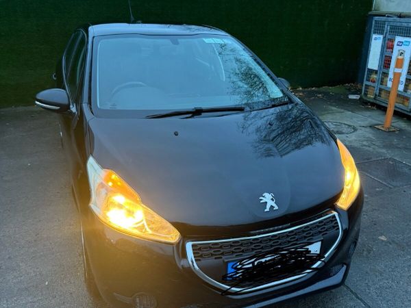 Peugeot 208 Hatchback, Petrol, 2013, Black