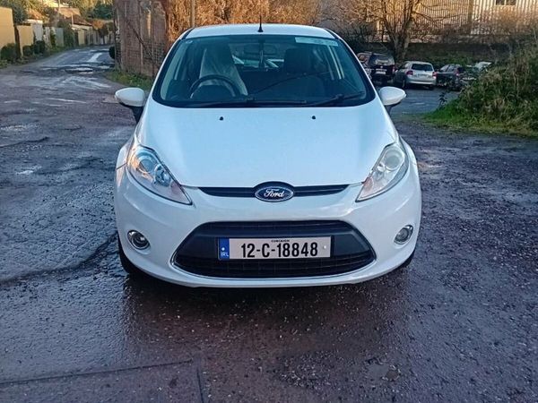 Ford Fiesta Hatchback, Petrol, 2012, White