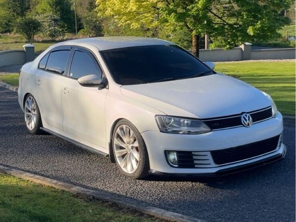 Volkswagen Jetta Saloon, Diesel, 2013, White
