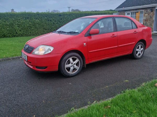 Toyota Corolla Saloon, Petrol, 2004, Red
