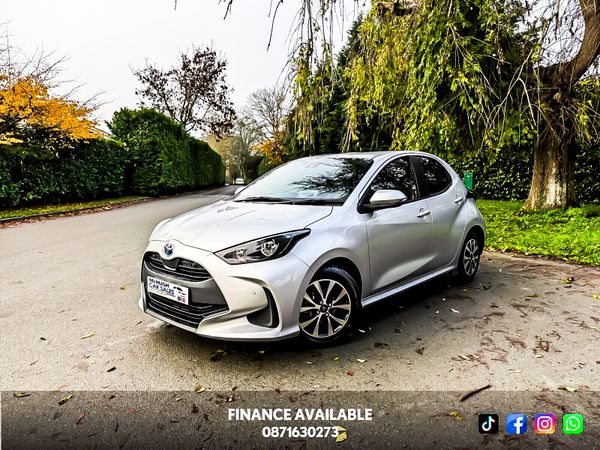 Toyota Yaris Hatchback, Petrol Hybrid, 2021, Silver