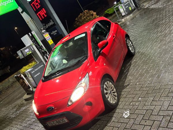 Ford KA Hatchback, Petrol, 2013, Red