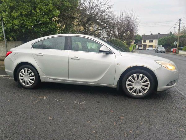 Vauxhall Insignia Hatchback, Diesel, 2010, Silver