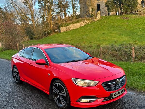 Vauxhall Insignia Hatchback, Diesel, 2017, Red