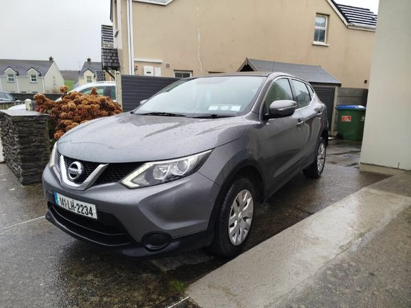 Nissan Qashqai Hatchback, Diesel, 2014, Grey