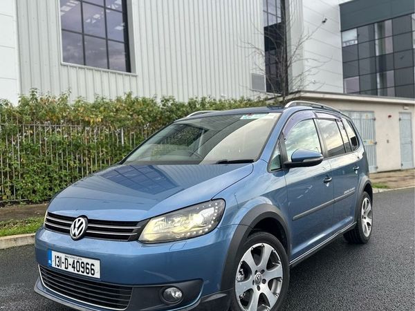 Volkswagen Touran MPV, Petrol, 2013, Blue