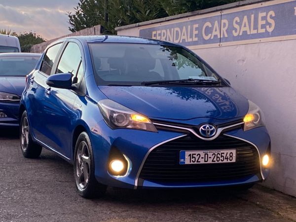 Toyota Yaris Hatchback, Petrol Hybrid, 2015, Blue