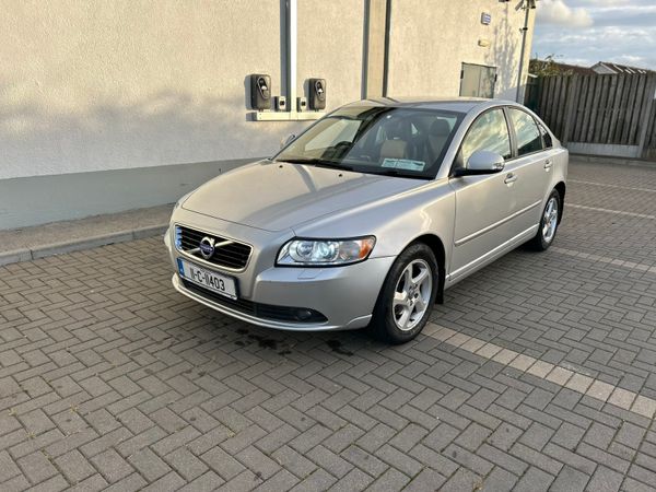 Volvo S40 Saloon, Diesel, 2011, Silver