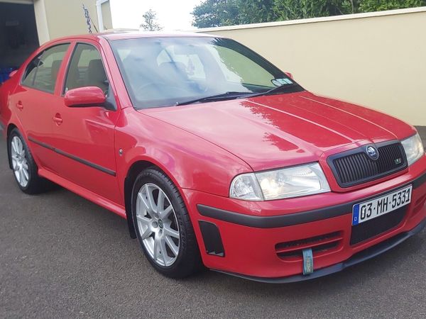Skoda Octavia Hatchback, Petrol, 2003, Red