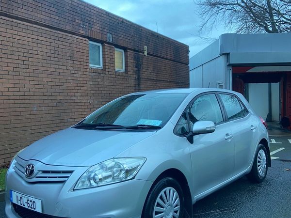 Toyota Auris Hatchback, Petrol, 2011, Silver
