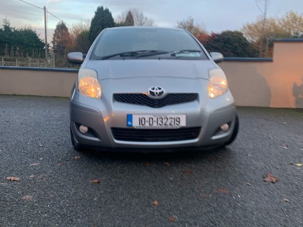 Toyota Yaris Hatchback, Petrol, 2010, Silver