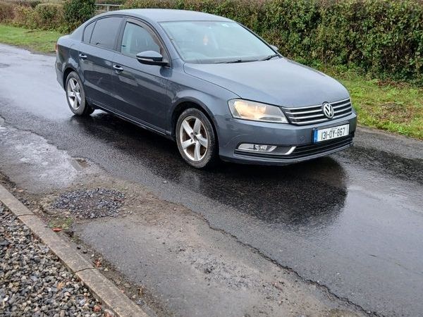 Volkswagen Passat Saloon, Diesel, 2013, Grey