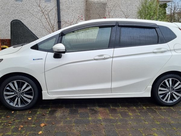 Honda Fit Hatchback, Petrol Hybrid, 2014, White