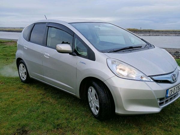 Honda Fit Hatchback, Petrol Hybrid, 2013, Silver