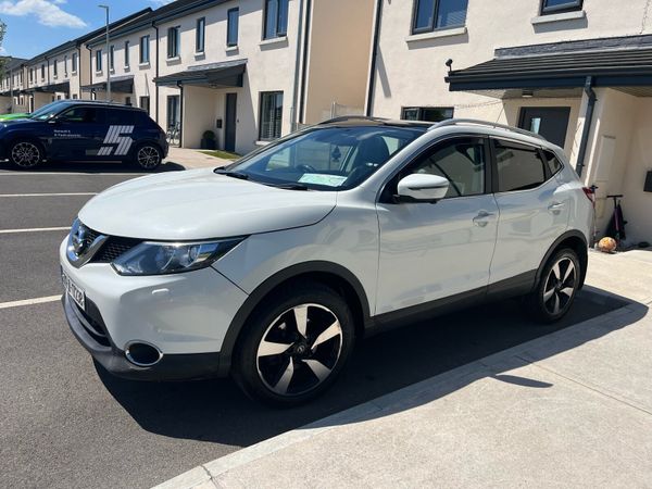 Nissan Qashqai SUV, Petrol, 2017, White