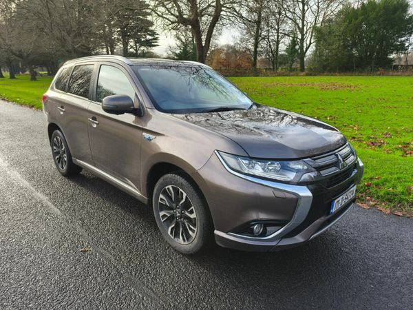 Mitsubishi Outlander SUV, Petrol Plug-in Hybrid, 2017, Brown
