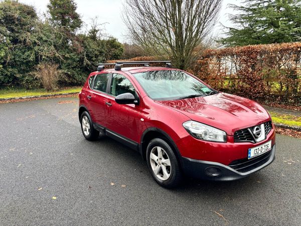 Nissan Qashqai MPV, Diesel, 2013, Red