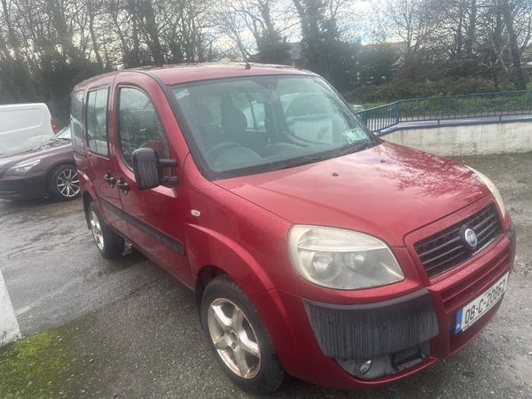Fiat Doblo MPV, Diesel, 2008, Red