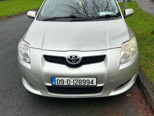 Toyota Auris Hatchback, Diesel, 2009, Silver