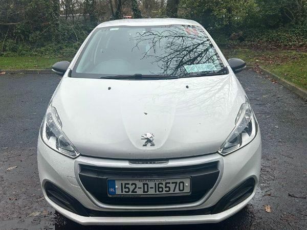 Peugeot 208 Hatchback, Petrol, 2015, White