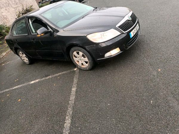 Skoda Octavia Saloon, Diesel, 2011, Black