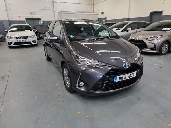 Toyota Yaris MPV, Petrol Hybrid, 2018, Grey