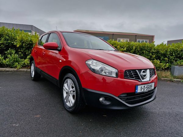 Nissan Qashqai Hatchback, Diesel, 2011, Red