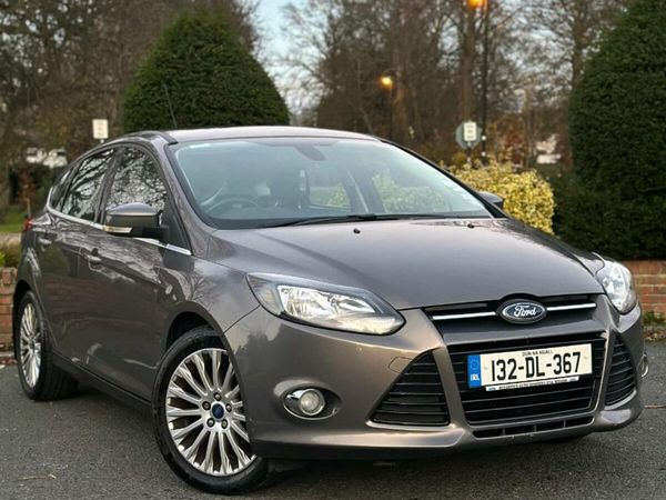 Ford Focus Hatchback, Petrol, 2013, Brown