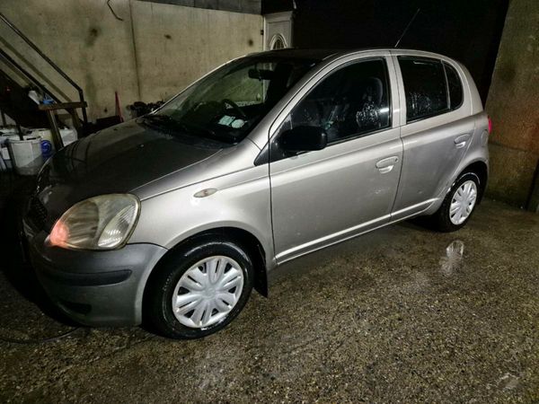 Toyota Yaris Hatchback, Petrol, 2005, Grey