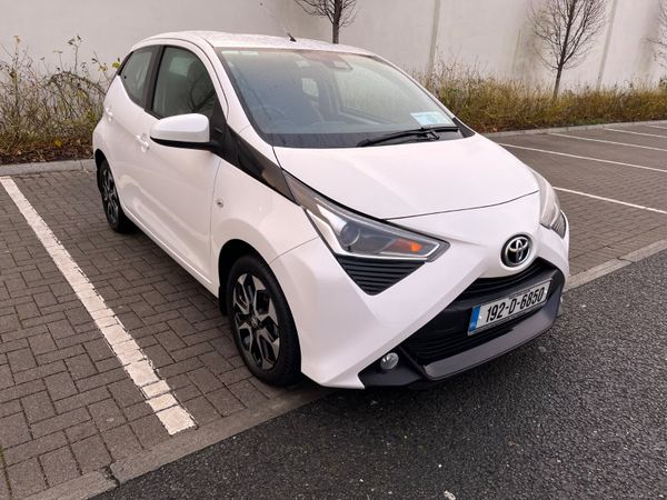 Toyota Aygo Hatchback, Petrol, 2019, White