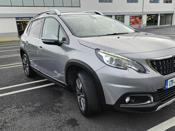 Peugeot 2008 Hatchback, Petrol, 2017, Grey