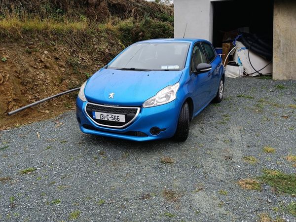 Peugeot 208 Hatchback, Petrol, 2013, Blue