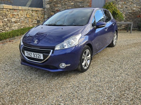 Peugeot 208 Hatchback, Diesel, 2014, Blue