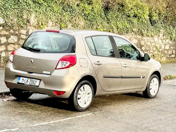 Renault Clio Hatchback, Ethanol Petrol, 2011, Gold