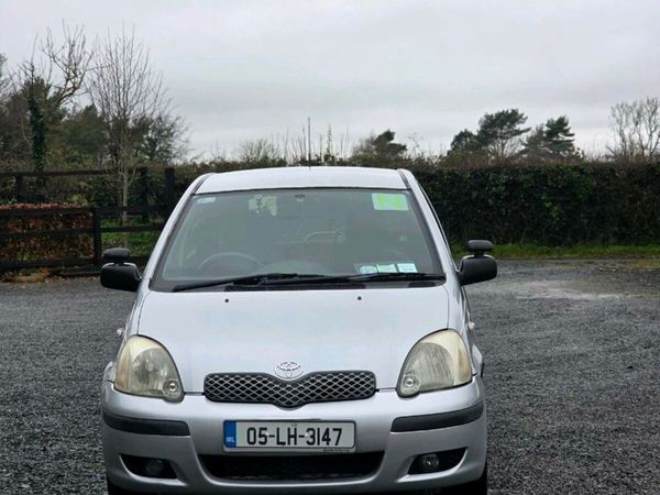 Toyota Yaris Hatchback, Petrol, 2005, Silver