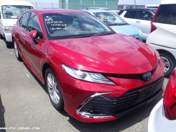 Toyota Camry Saloon, Petrol Hybrid, 2021, Red