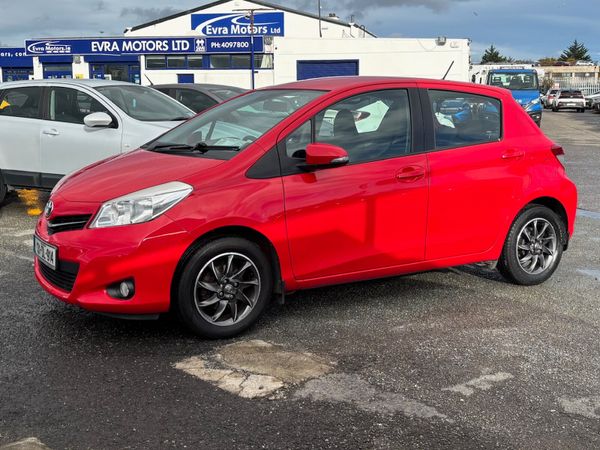 Toyota Yaris Hatchback, Petrol, 2013, Red
