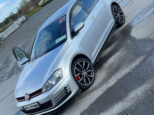 Volkswagen Golf Estate, Petrol, 2014, Silver