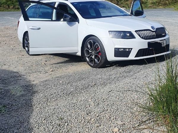 Skoda Octavia Estate, Diesel, 2017, White