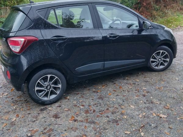 Hyundai i10 Hatchback, Petrol, 2018, Black