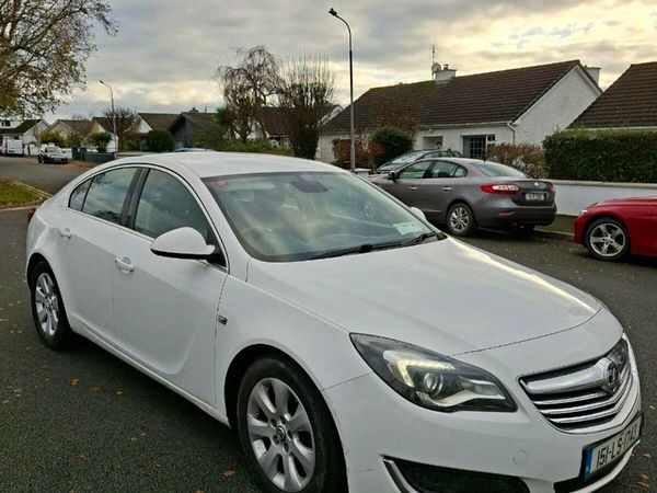 Vauxhall Insignia Hatchback, Diesel, 2015, White