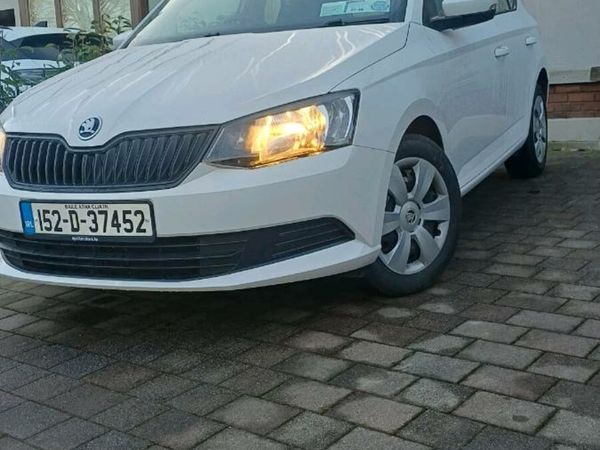 Skoda Fabia Hatchback, Petrol, 2015, White