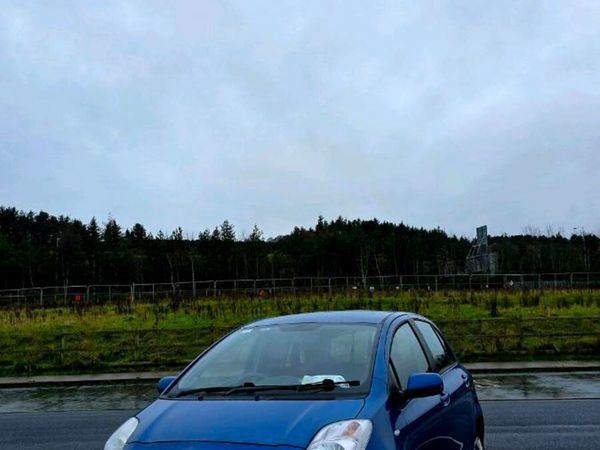Toyota Yaris Hatchback, Petrol, 2010, Blue
